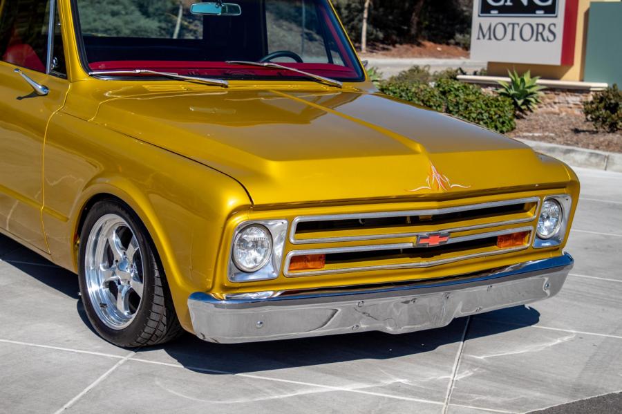 Детали экстерьера Chevrolet C10 Custom 1967 года  (фото 26 из 145)